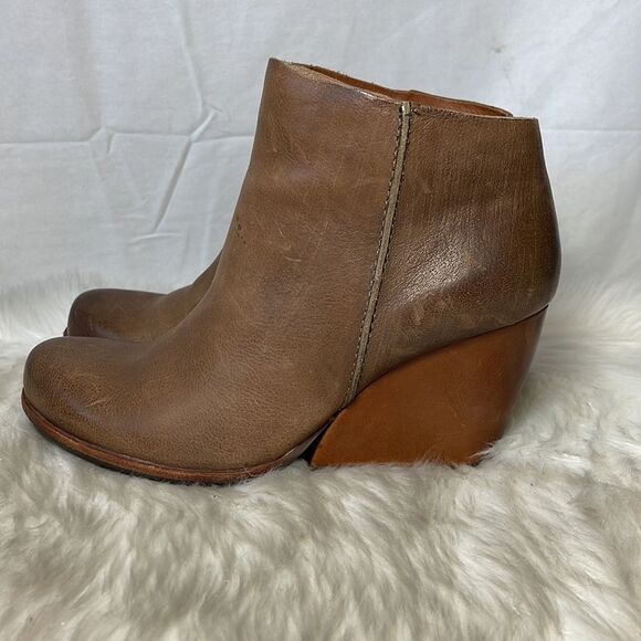 Kork-Ease Natalya Dark Tan Distressed Leather Side Zip Booties Sz 7.5 - Picture 4 of 8